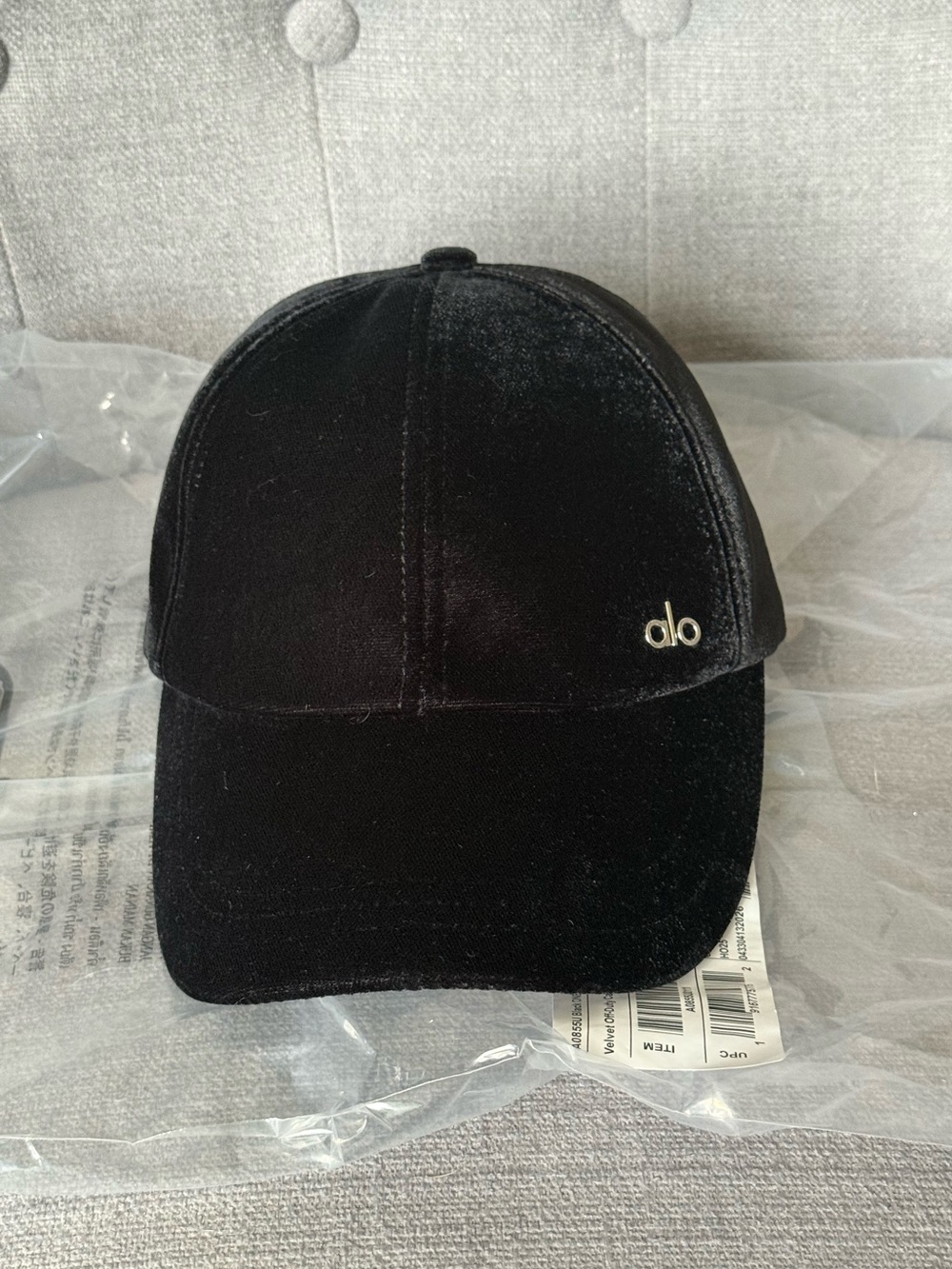 ALO Yoga Velvet Off Duty Cap Hat Black NWT